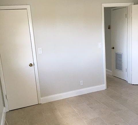 5th image of 294 NE 41st St