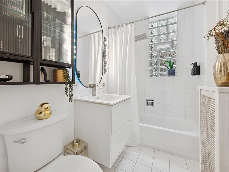 745 W Brompton Ave #2 — Photo 10