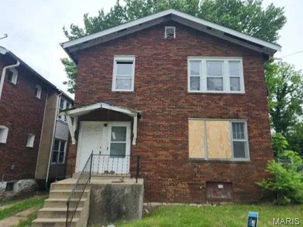 1820 James A Harvey Ln, Saint Louis, MO 63133