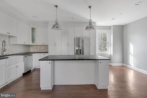 40 W Southampton Ave Photo 1