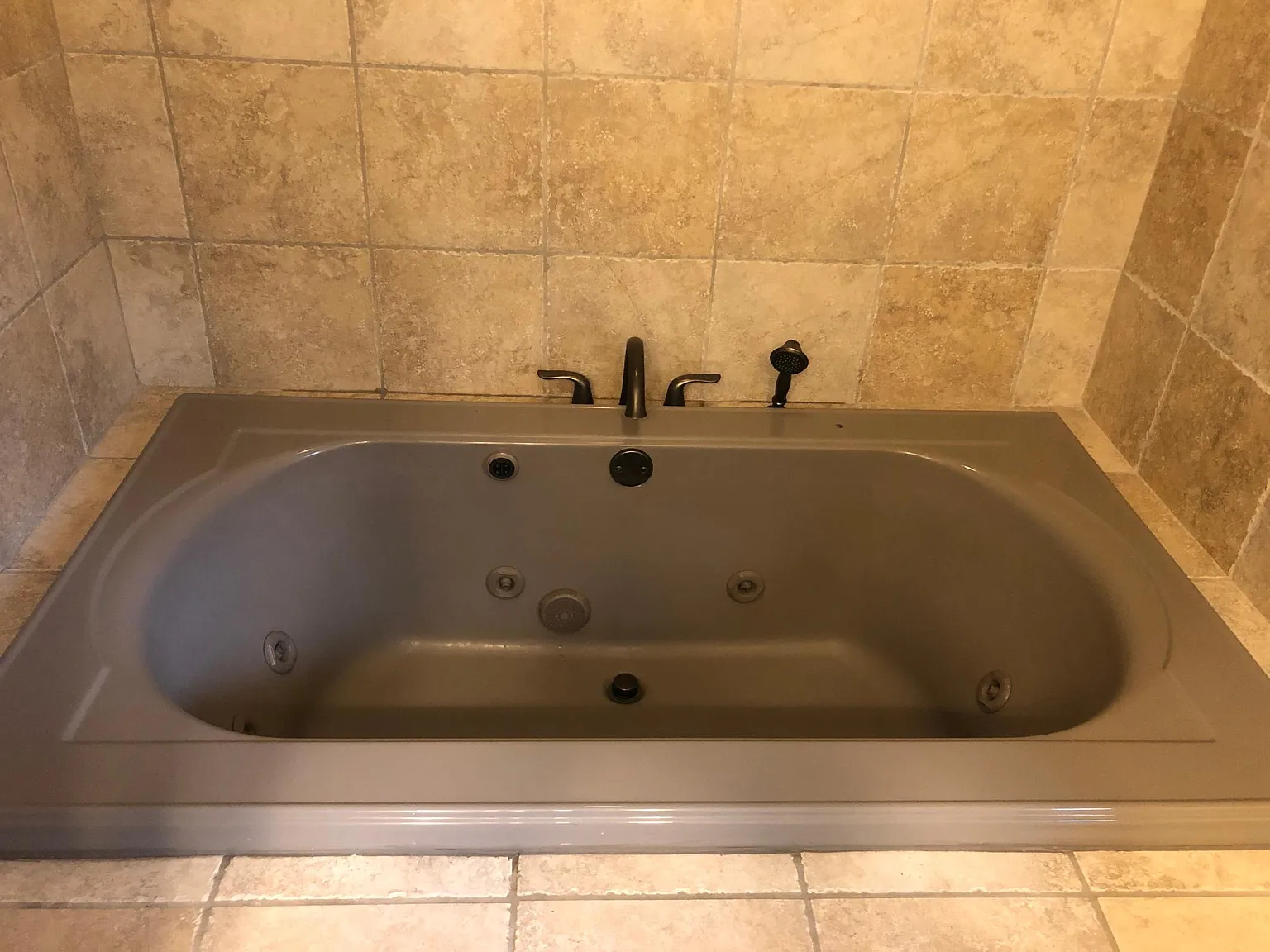 4 bed, 1583 sqft, $2,350 — Photo 3