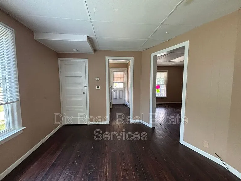 112 Heaton Ave — Photo 9