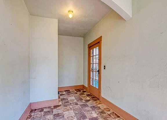3rd image of 230 E St