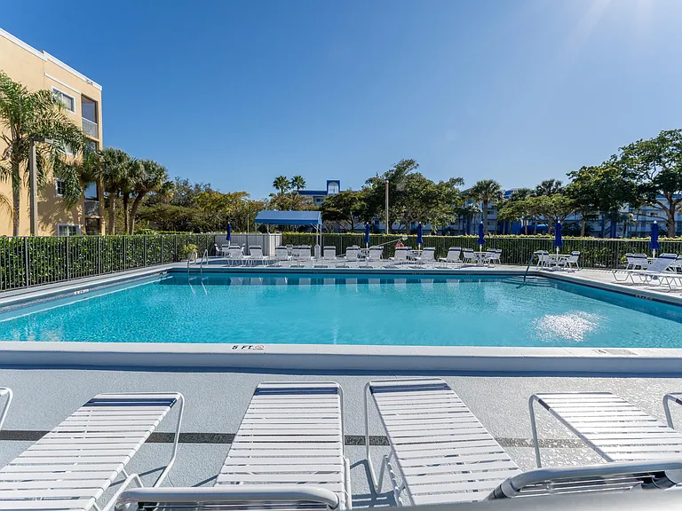 4725 Lucerne Lakes Blvd E #203 — Photo 32