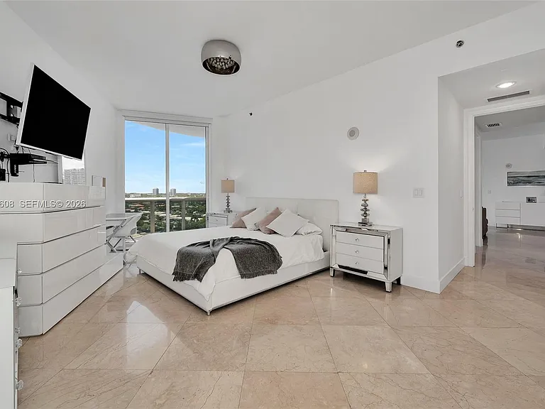 16001 Collins Ave #1005 — Photo 23
