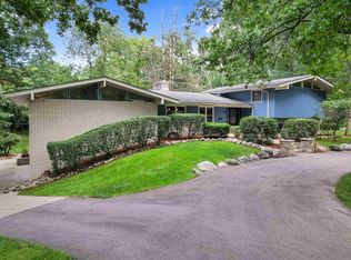 2600 S Christian Hills Dr, Rochester Hills, MI 48309