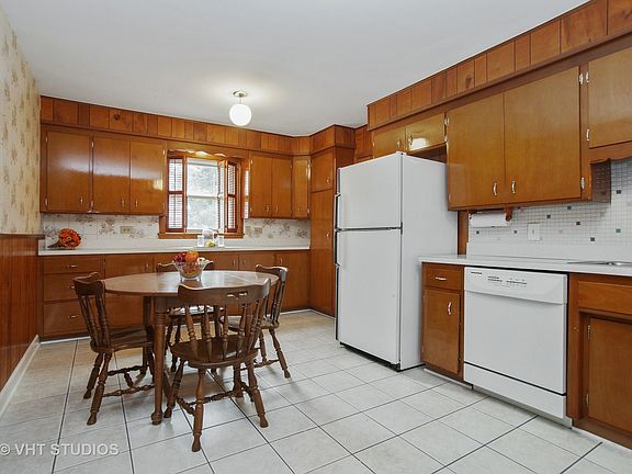 4th image of 1085 N Bluebonnet Ln