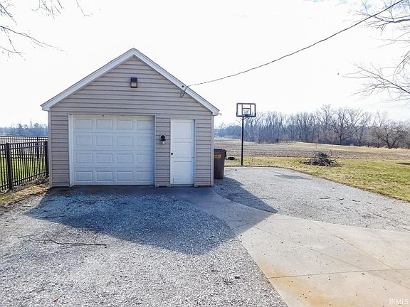 4th image of 3286 E State Road 124