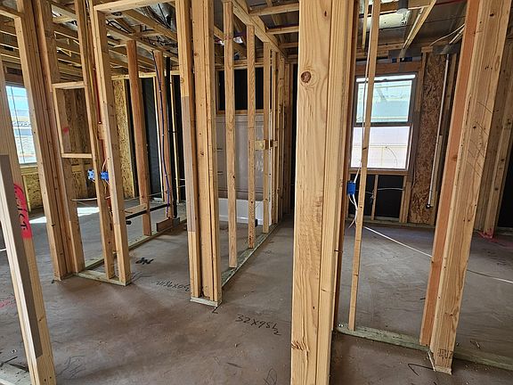 4th image of 37585 N CAVERN Way