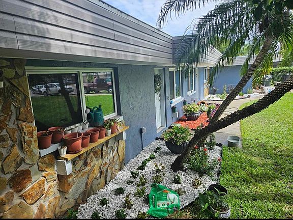 3rd image of 3301 Sherwood Dr