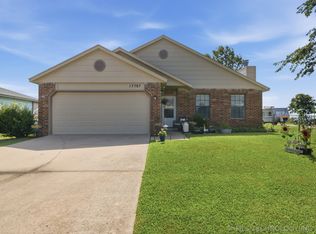 17787 S Santa Fe St W, Mounds, OK 74047