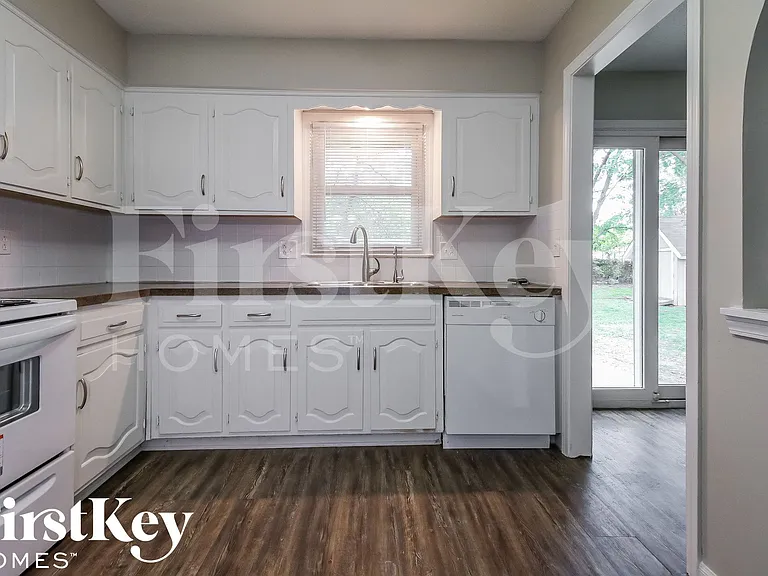 9805 N Cove View Ct — Photo 6