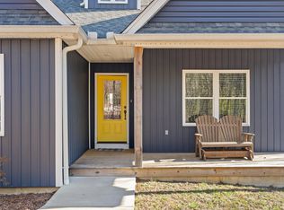 967 Walden Dr, Signal Mountain, TN 37377