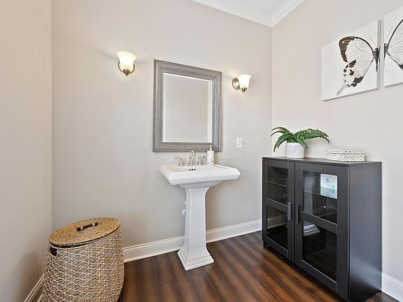 5th image of 7157 Emmet Row Ln