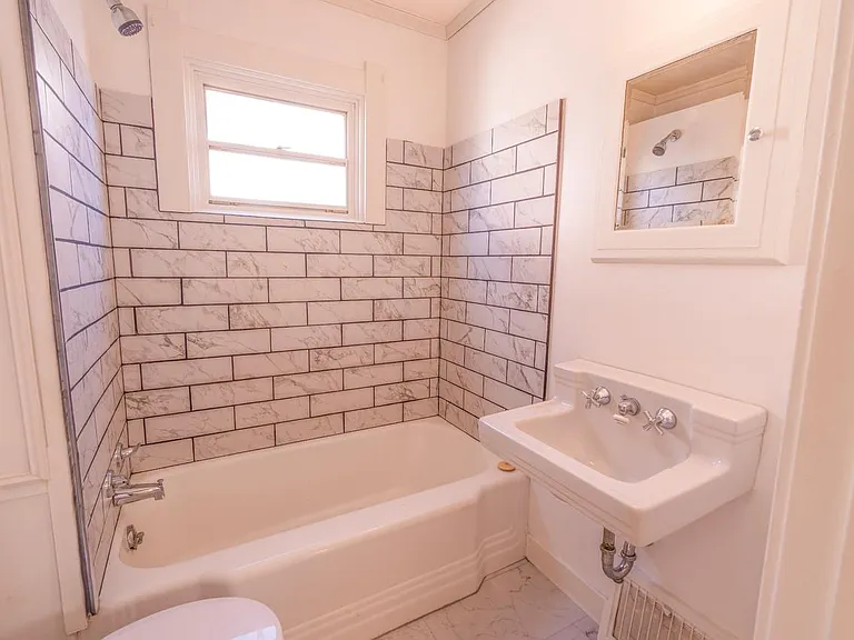 1716 Mansfield Rd — Photo 3