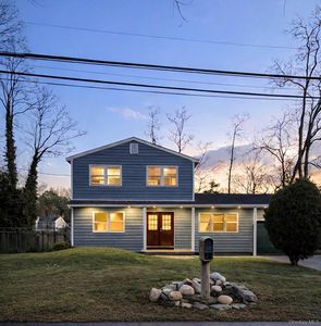 100 Lexington Avenue, Holbrook, NY, 11741