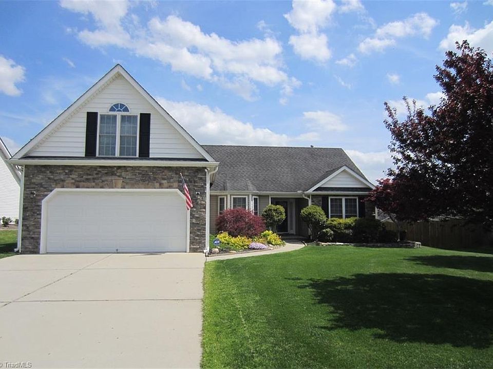 1st image of 6 New Market Ct