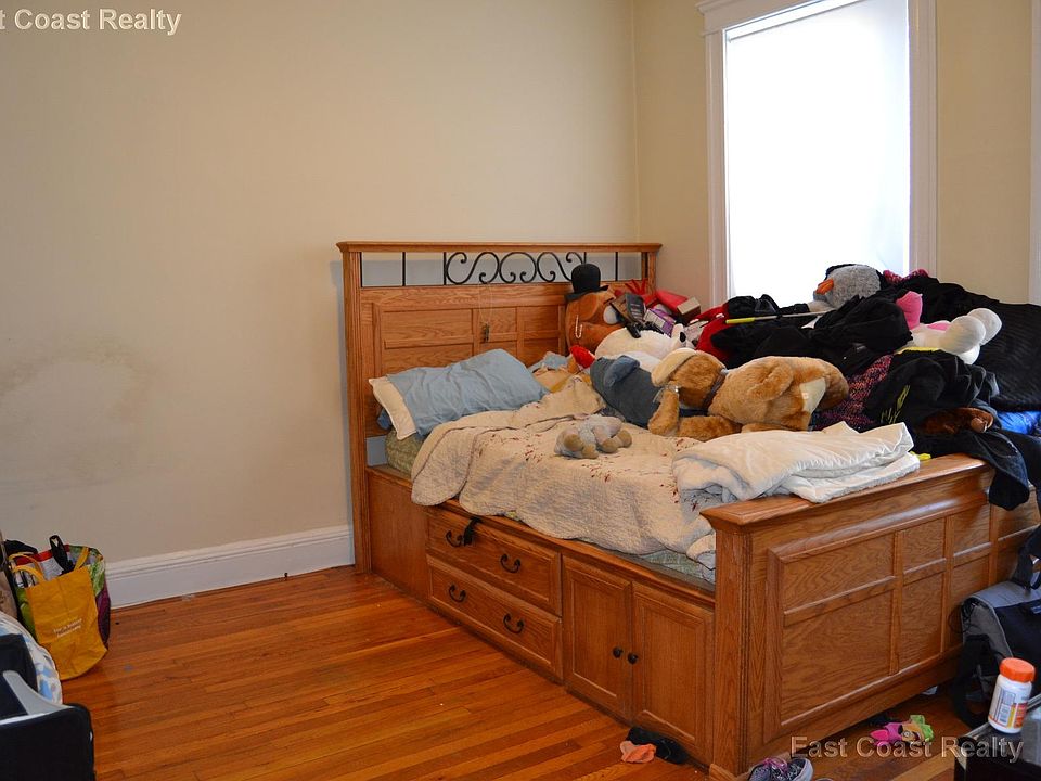1st image of 221 Kelton St #17