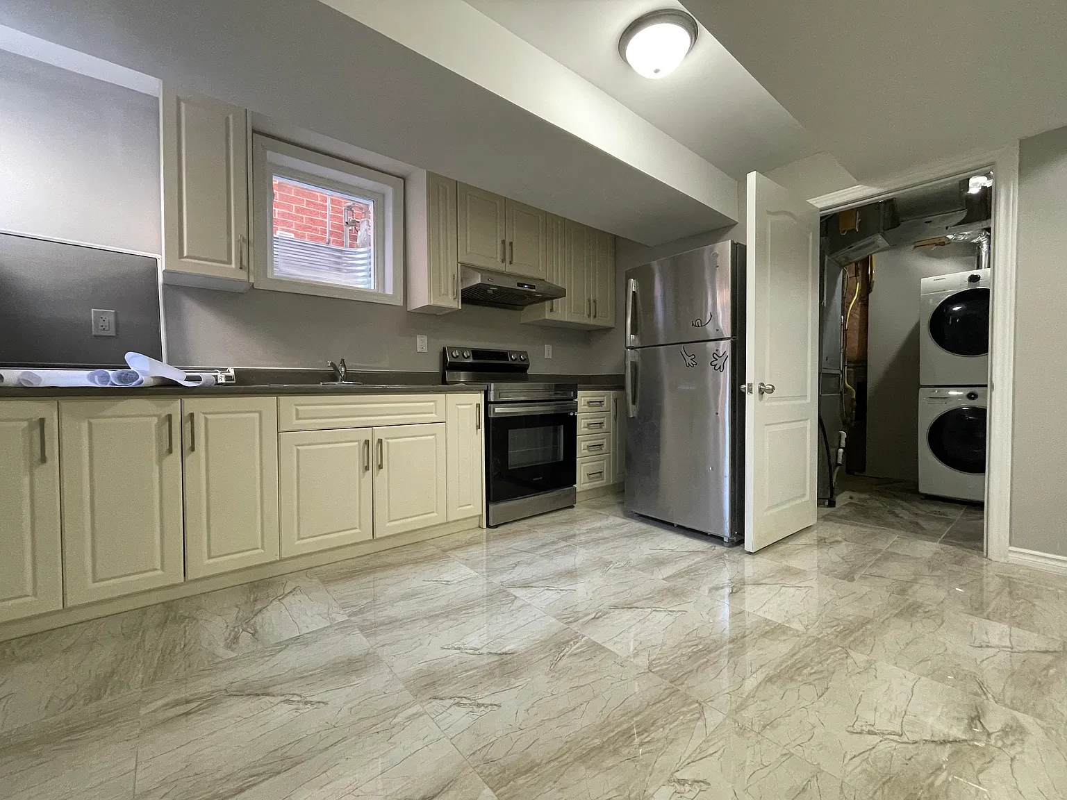 3274 Apricot Street Mississauga — Photo 2