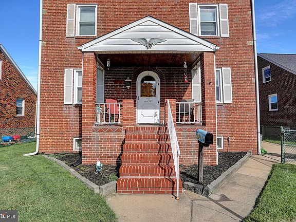3rd image of 6812 Youngstown Ave