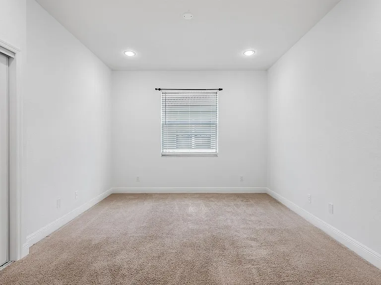 1367 NW Leonardo Cir — Photo 14