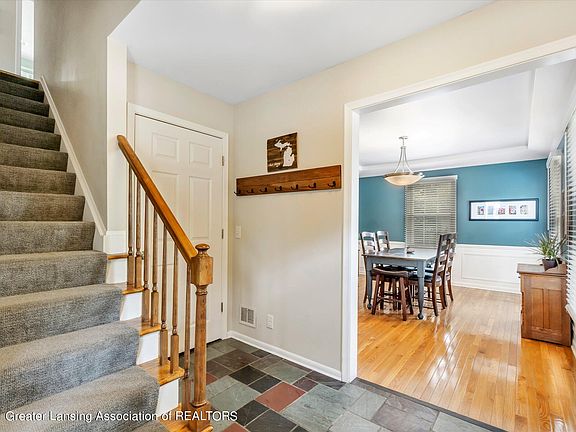 5th image of 842 Whitman Dr