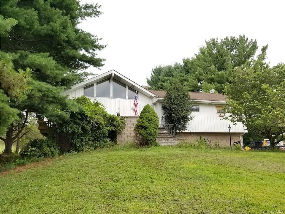 1st image of 139 Glenmere Ave