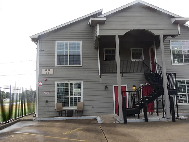 3242 Kilgore St — Photo 2