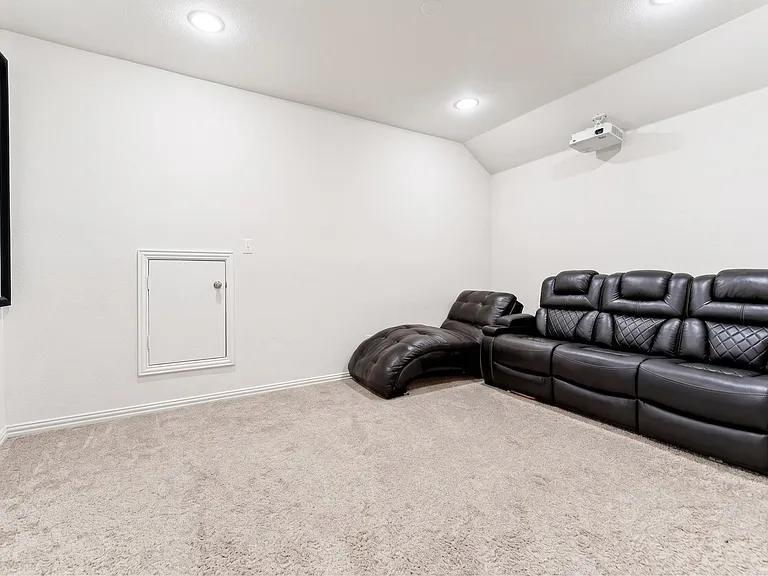 10323 Wedmore Dr — Photo 23