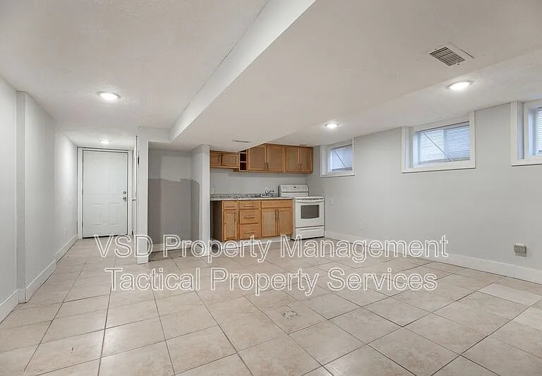 2048 W 98th St #6 — Photo 10