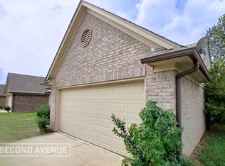 8928 Smith Ranch Dr, Southaven, MS 38671