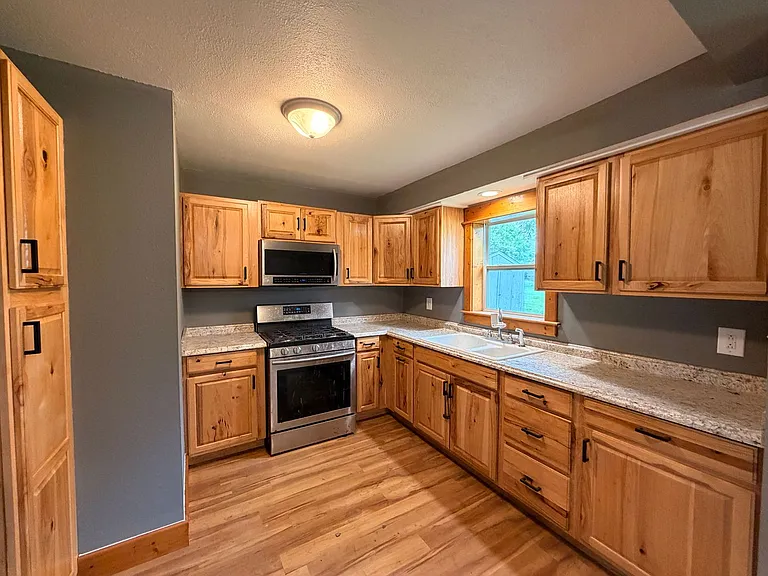 426 Cherry St — Photo 3