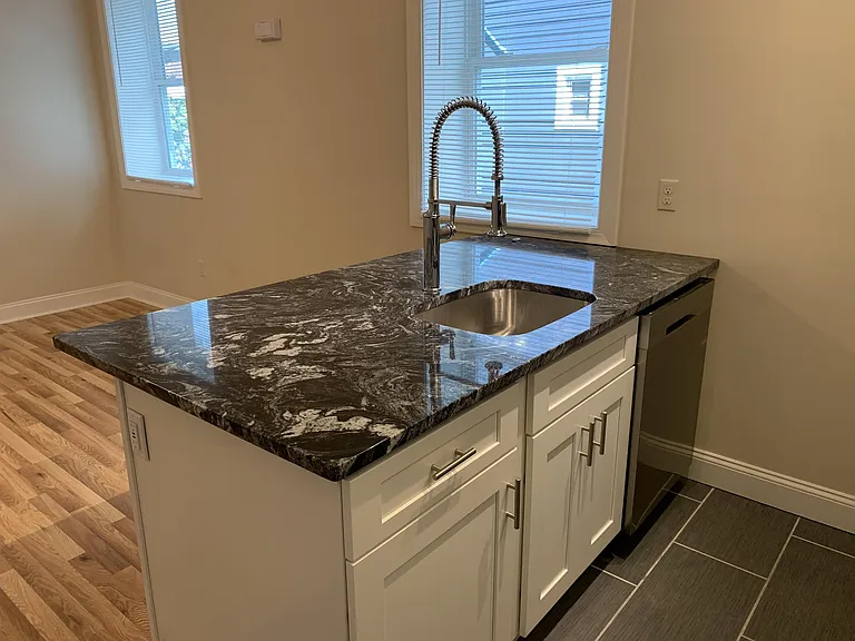 517 N Saint Clair St #1 — Photo 5