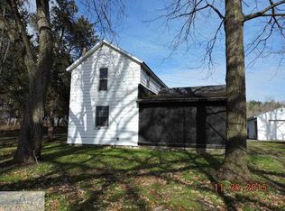 5447 Woods Rd, Bellevue, MI 49021