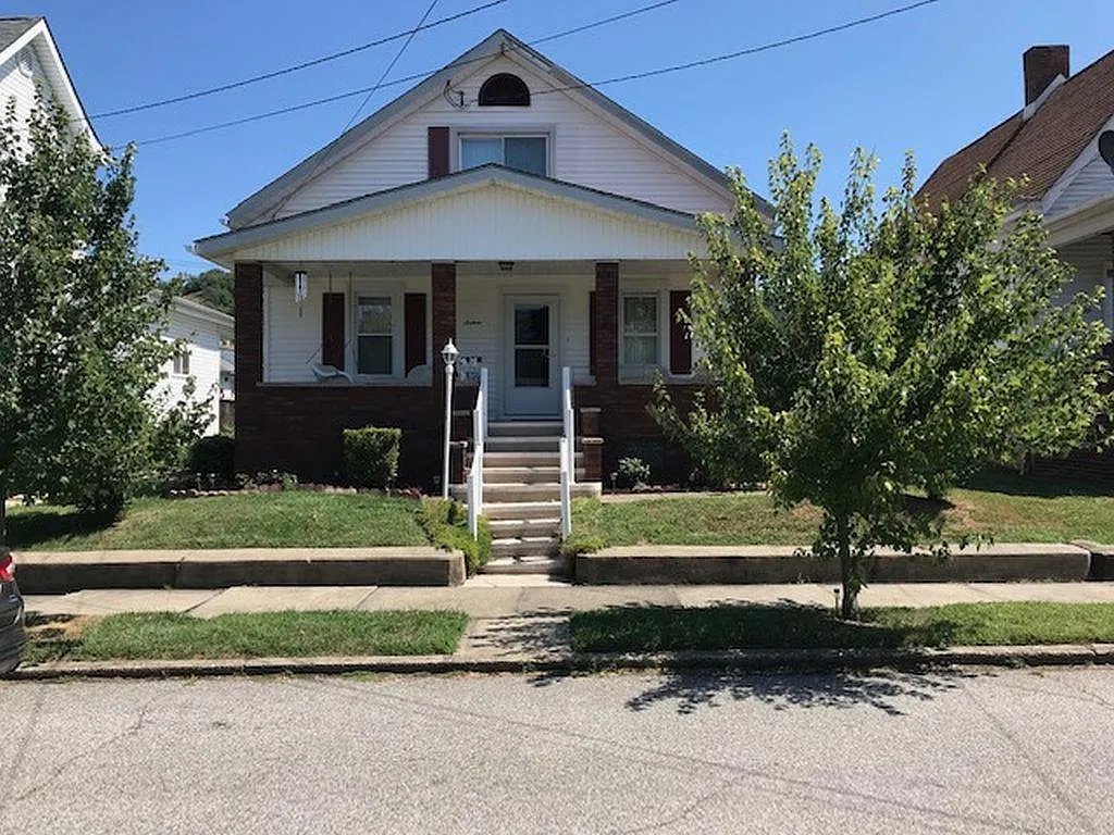 16 Hickory Ave photo 1