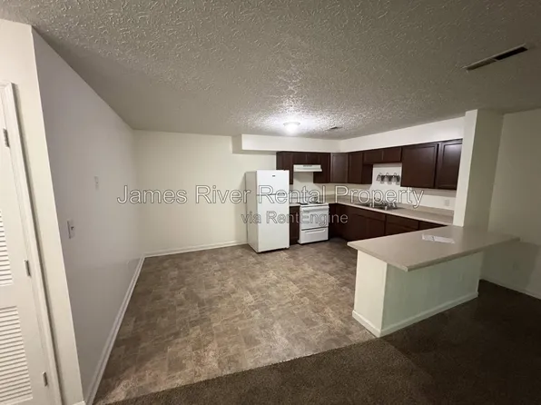 106 Daniel St APT A, Brookneal, VA 24528
