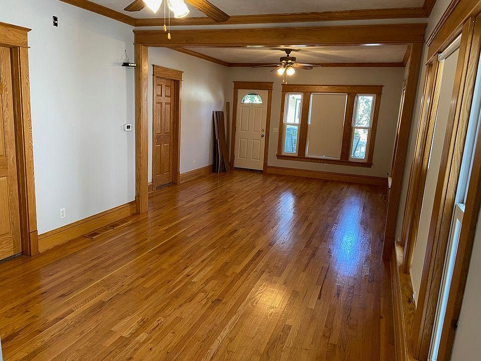 1st image of 932 5th St NW #1