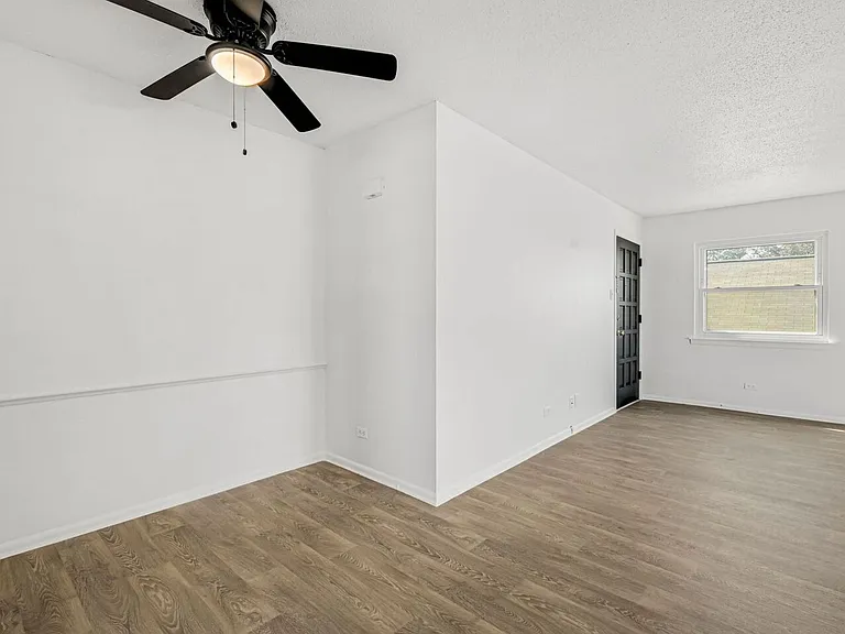 2300 Nacogdoches Rd #307B — Photo 15