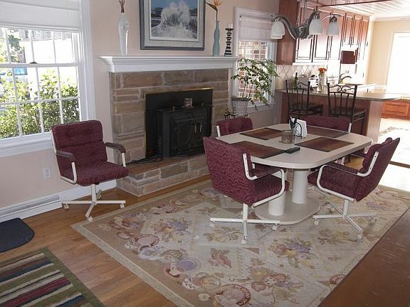 3rd image of 2841 Meadow Wood Dr E