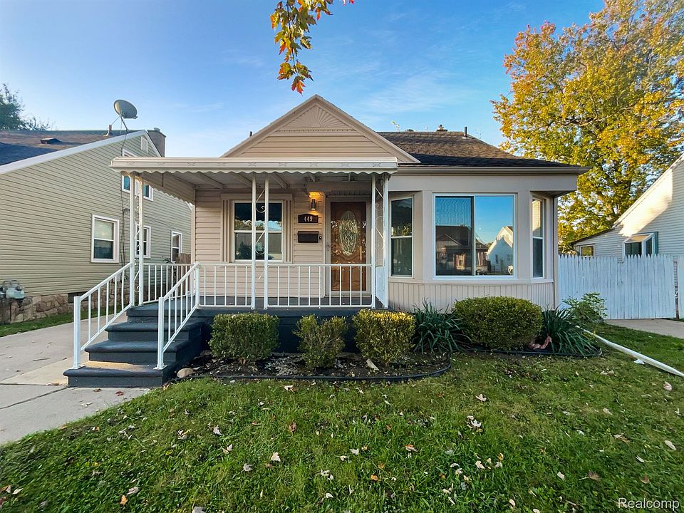 1st image of 449 Mayflower Ave
