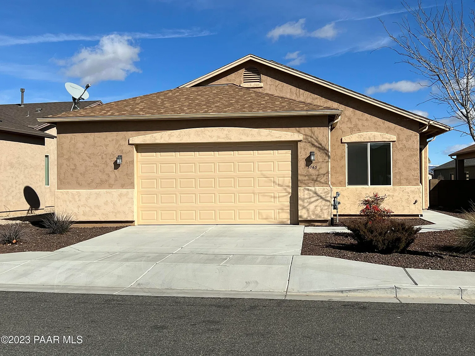 3 bed, 2.0 bath, 1435 sqft, $2,499 — Photo 2