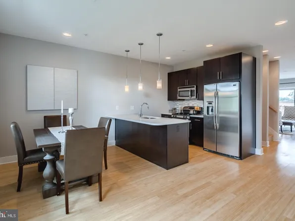 918 N Front St, Philadelphia, PA 19123