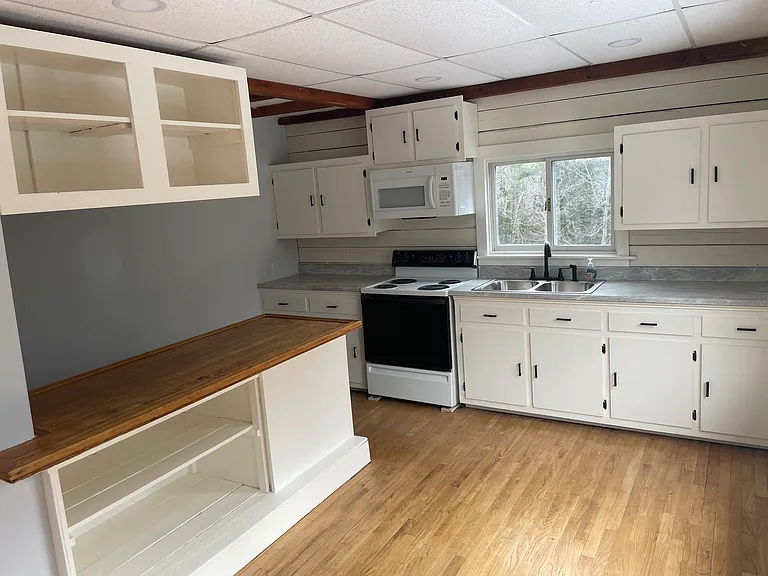399 Popham Rd #A — Photo 9