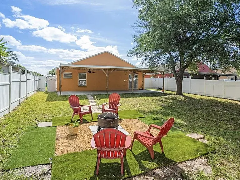 948 Grassy Island Ln — Photo 14