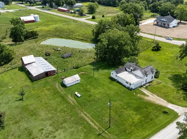 2570 Black Hawk Ave NW, Oxford, IA 52322