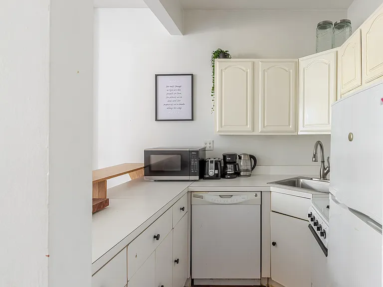 765 Washington St #2W — Photo 11