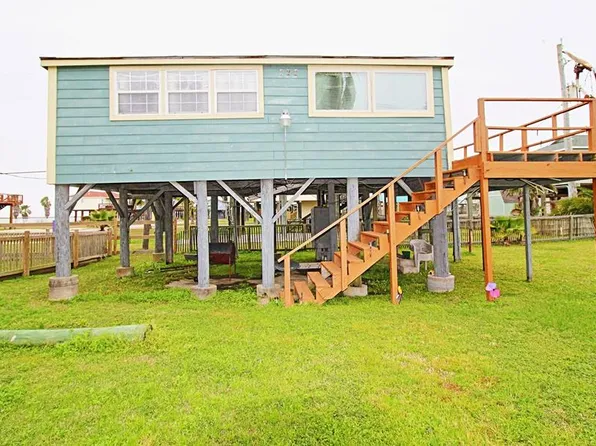 222 Coral Ct, Surfside Beach, TX 77541
