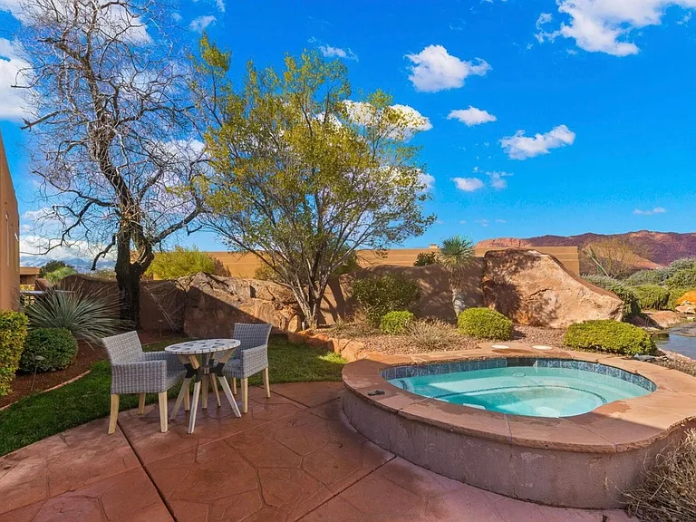 2410 W Entrada Trl #19 — Photo 12