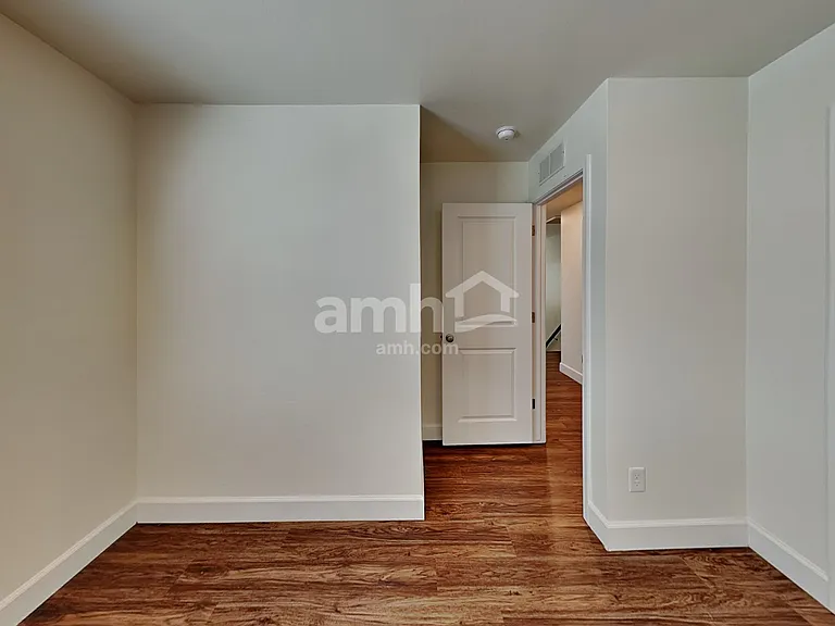 670 W Laredo Ave — Photo 16
