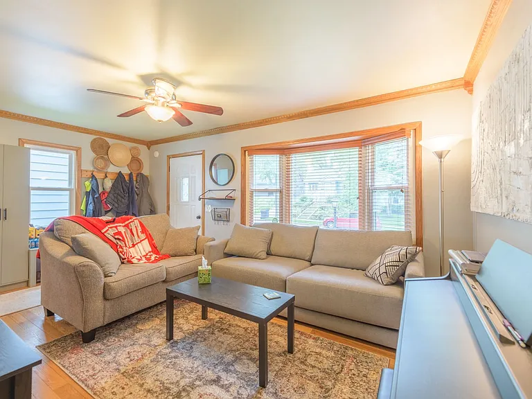 3243 Fillmore St NE — Photo 5